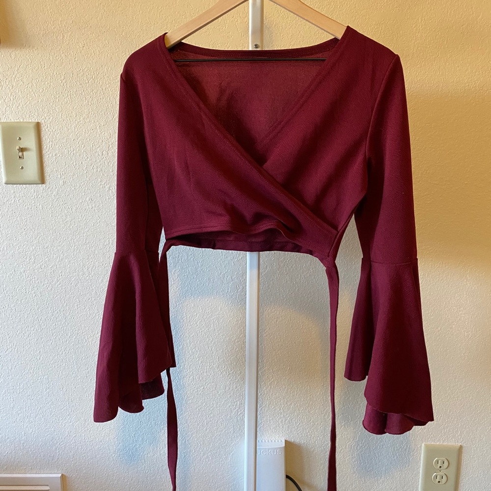 Long sleeve cropped top